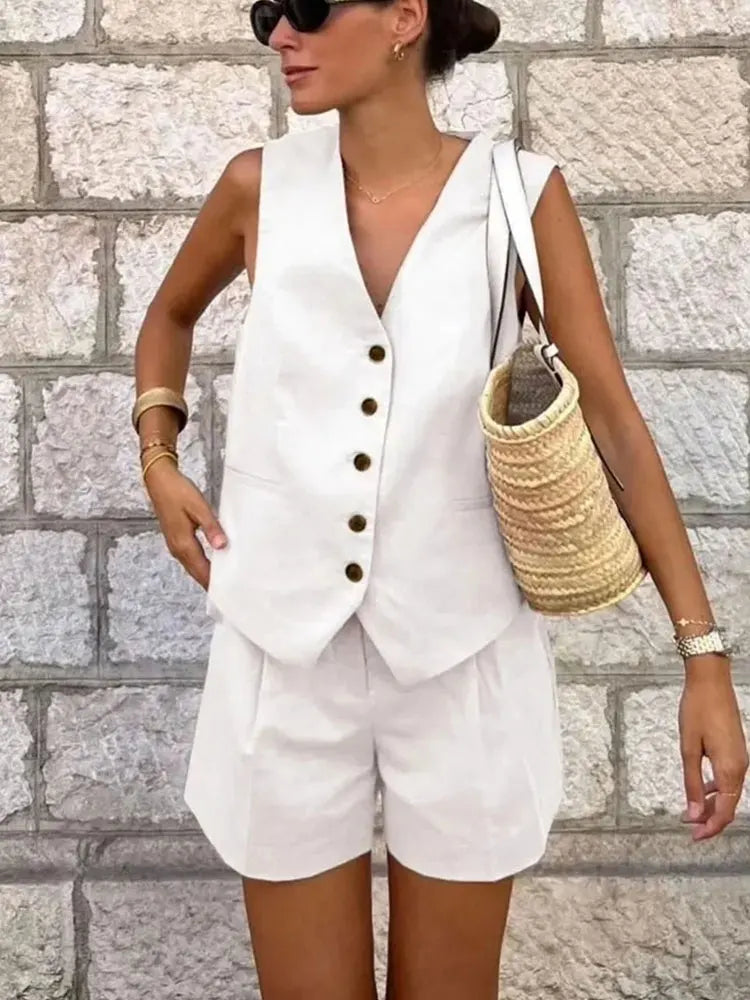 Conjunto Feminino de Verão 2024 Camisa Regata Chique de Decote V + Shorts Feminino Casual Solto com Bolsos Streetwear