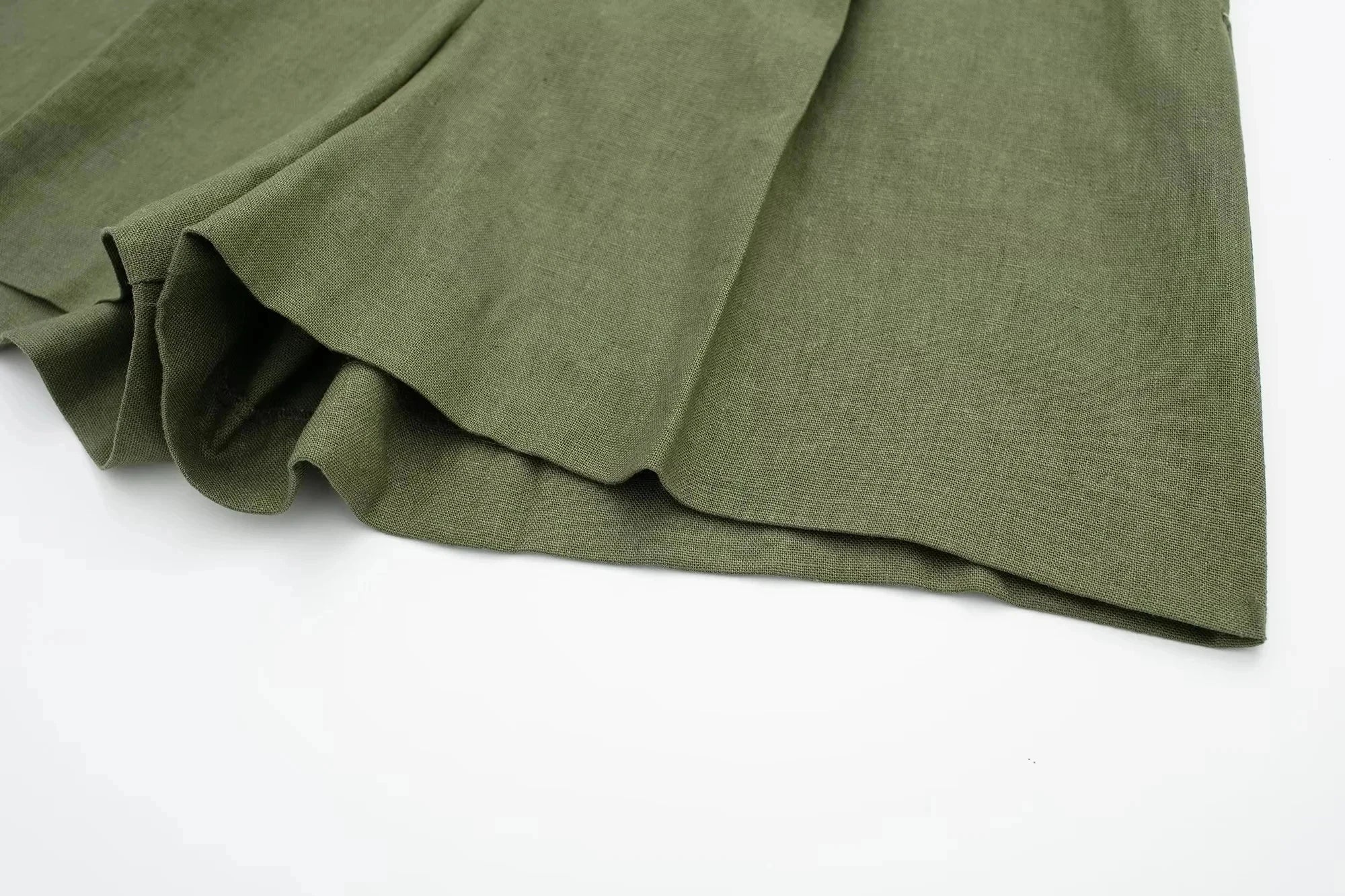 Conjunto Feminino de Verão 2024 Camisa Regata Chique de Decote V + Shorts Feminino Casual Solto com Bolsos Streetwear