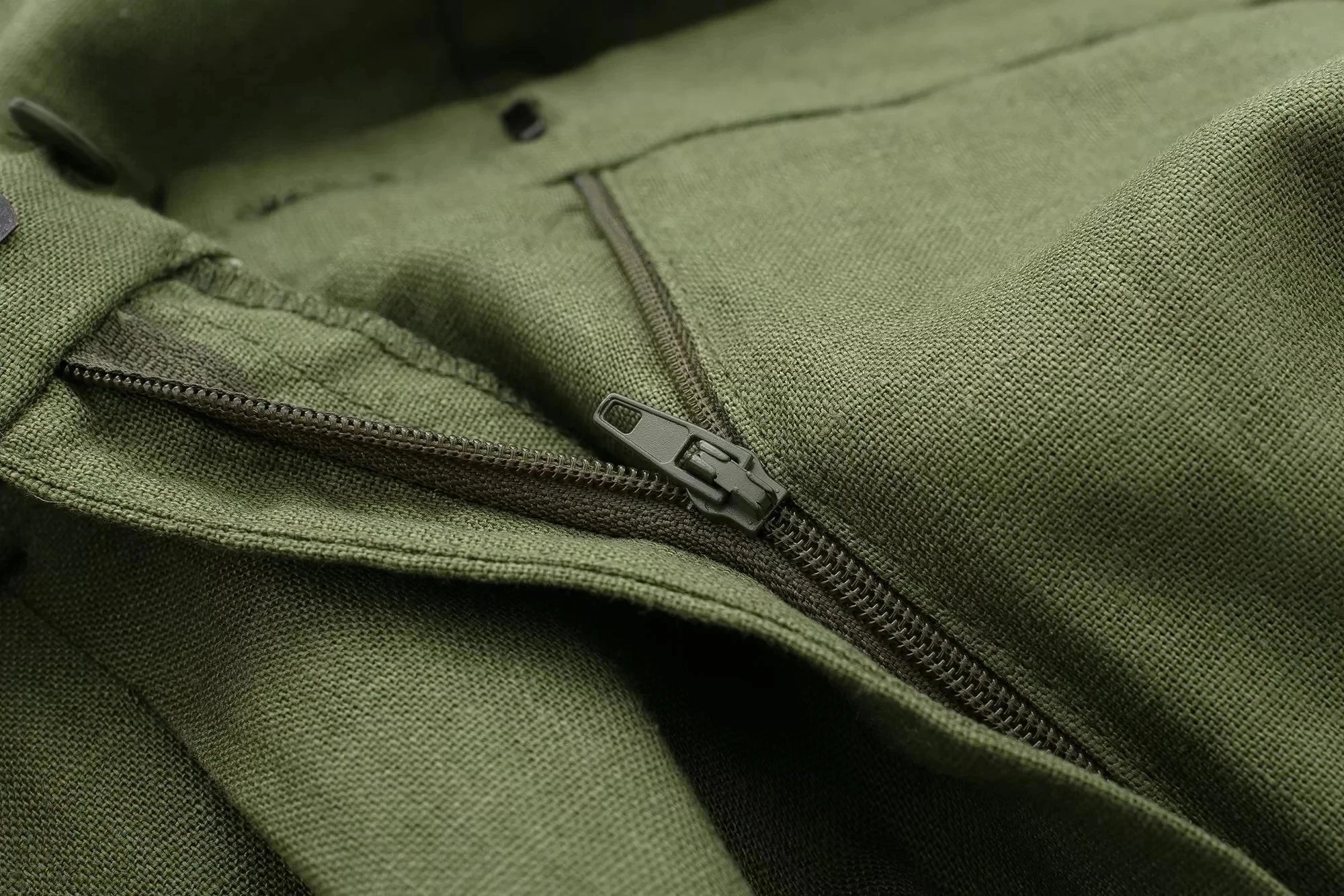 Conjunto Feminino de Verão 2024 Camisa Regata Chique de Decote V + Shorts Feminino Casual Solto com Bolsos Streetwear