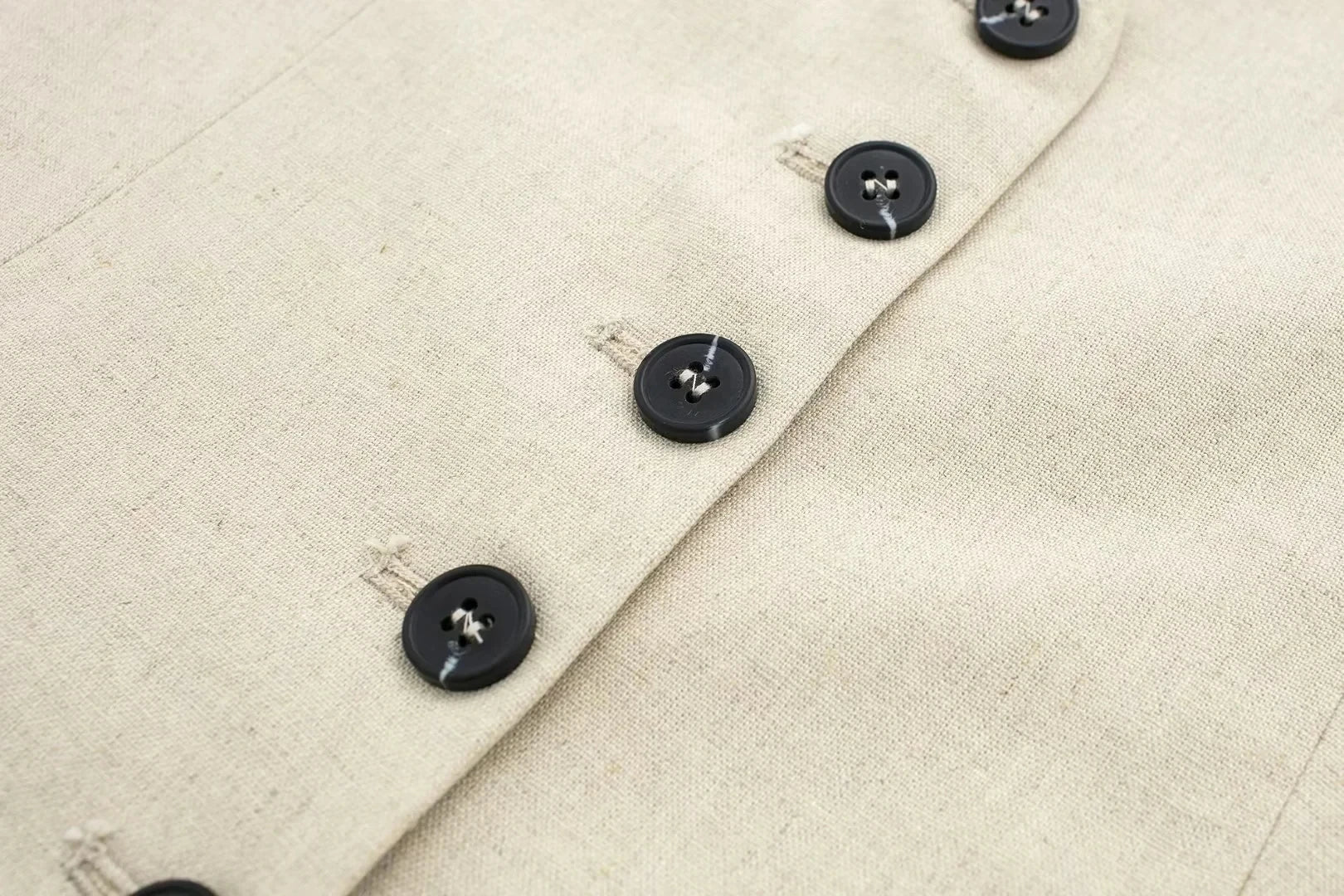 Conjunto Feminino de Verão 2024 Camisa Regata Chique de Decote V + Shorts Feminino Casual Solto com Bolsos Streetwear