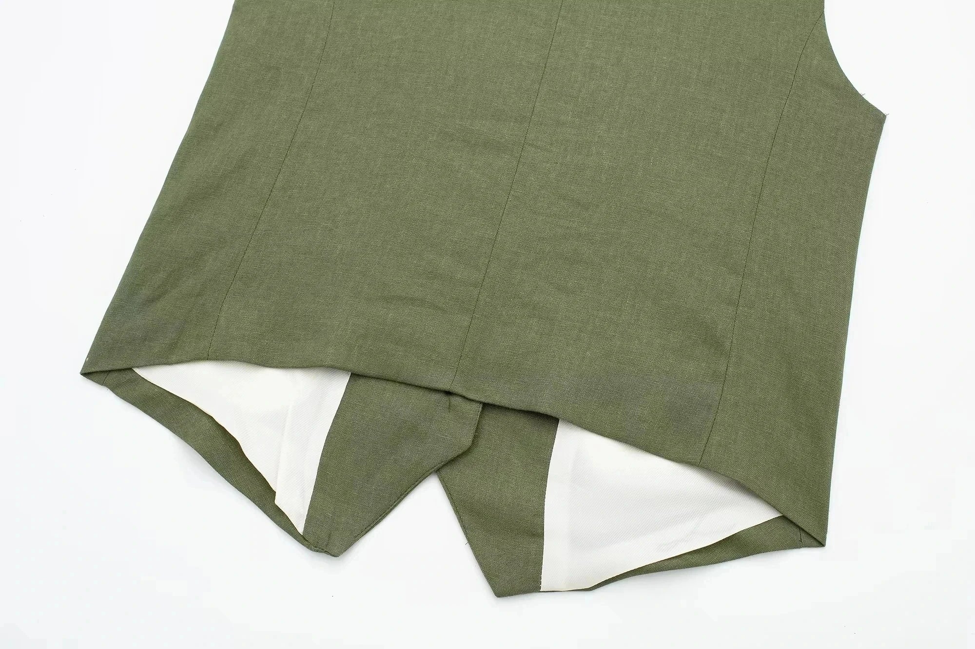 Conjunto Feminino de Verão 2024 Camisa Regata Chique de Decote V + Shorts Feminino Casual Solto com Bolsos Streetwear